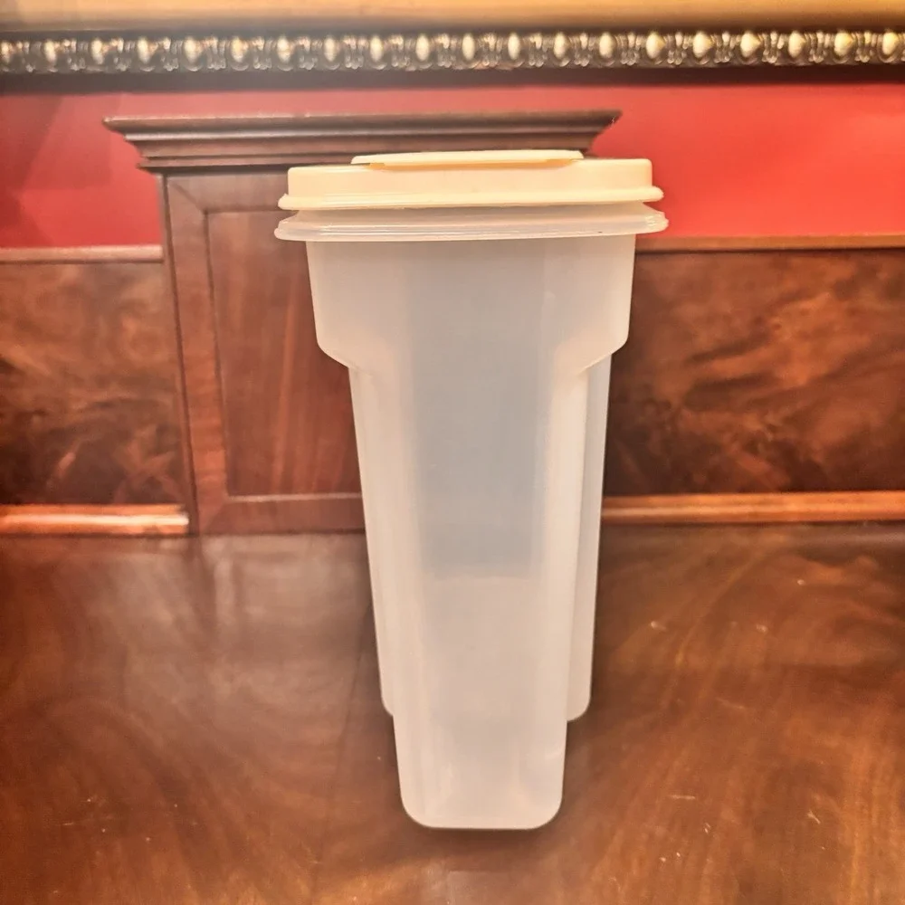 Vintage Rubbermaid Servin Saver 13 Cup Cereal Pasta Dry Goods Container Almond